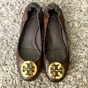 Tory Burch Size 7 Snakeskin Flats